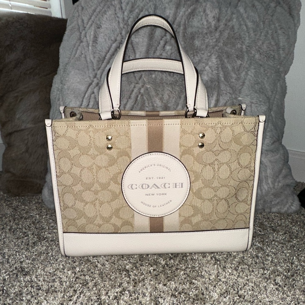 Coach Dempsey Carryall
